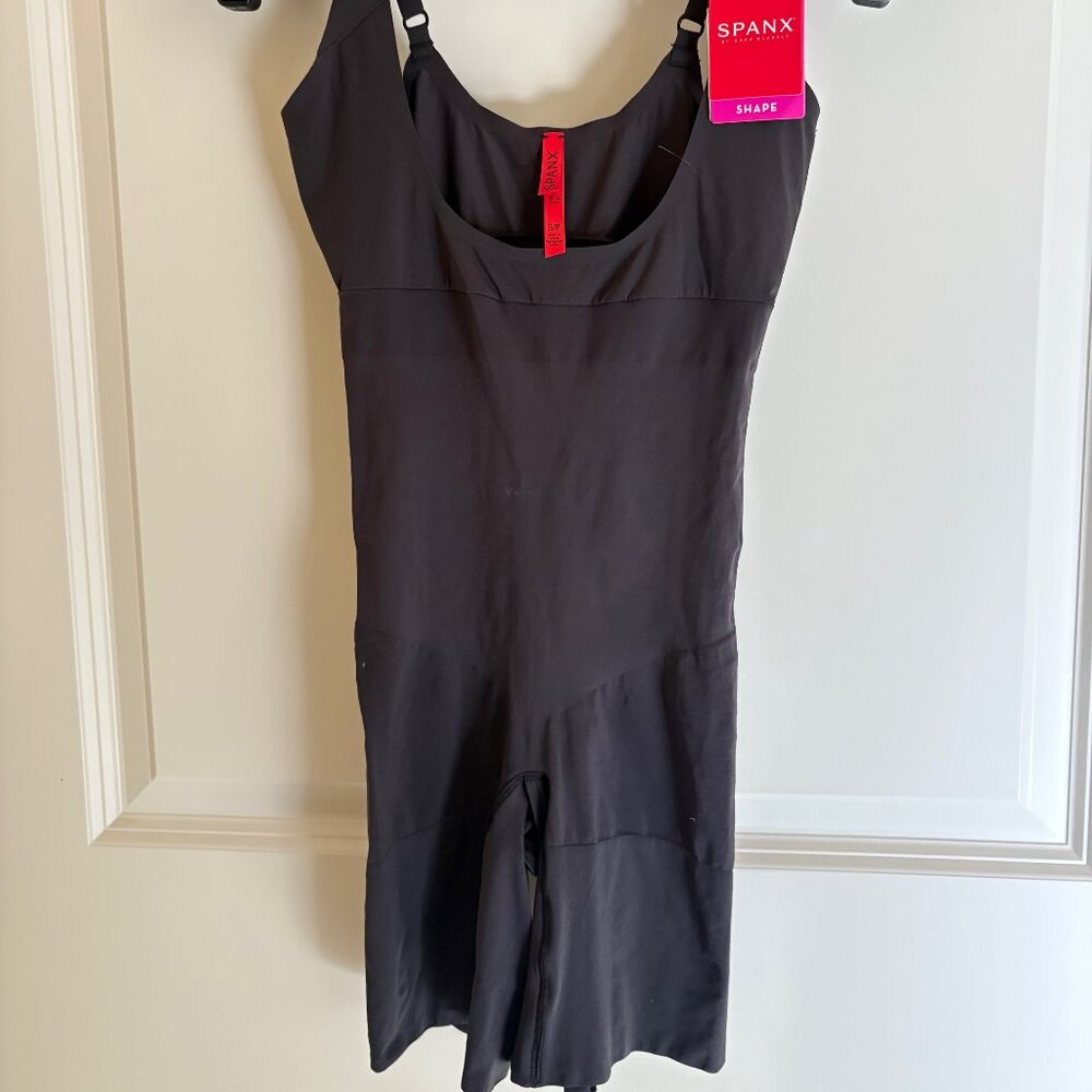NWT Spanx Shape My Day Open Bust Mid Thigh Bodysuit Shapewear Black Size Small - Picture 2 of 9
